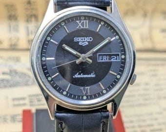 Vintage Seiko 5 Automatic Wristwatch, Day-Date, Japan Made Black Dial