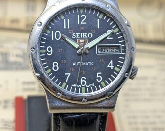 Vintage Seiko 5 Automatic 7009A Wristwatch, Day-Date, Japan Made Black Dial