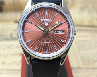 Vintage Seiko 5 Automatic Watch: Red Sunburst Dial, Day/Date