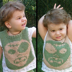 Knitting pattern: Reversible baby bib Zombaby PDF image 1