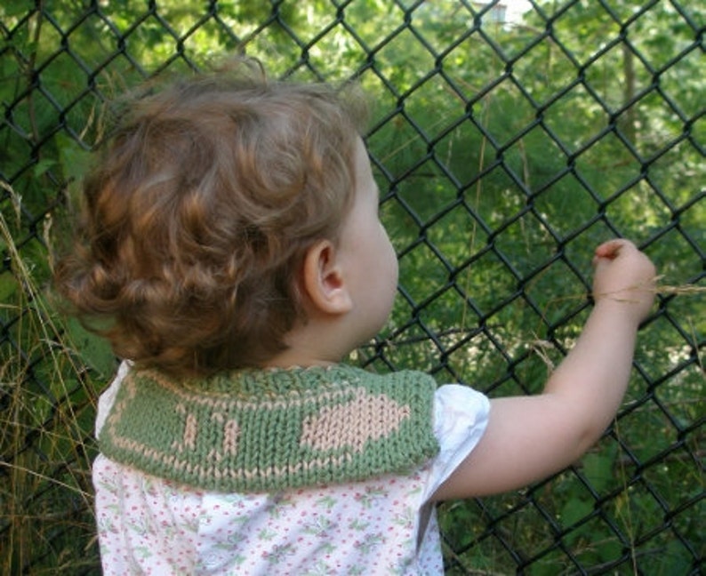 Knitting pattern: Reversible baby bib Zombaby PDF image 3