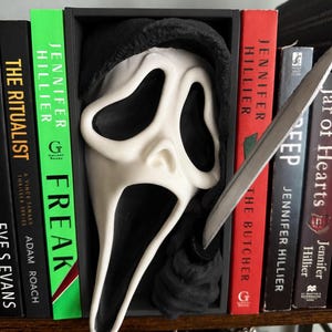 Ghostface Book Nook Black