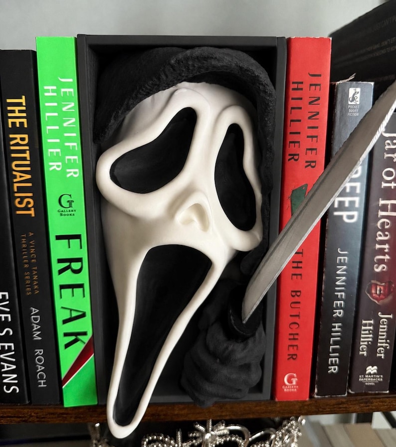 Ghostface Book Nook Black