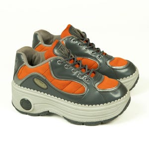Zapatillas deportivas vintage TriNet con plataforma, color naranja y gris metalizado, estilo techno rave Y2K, talla EU 41 UK 7 US 8