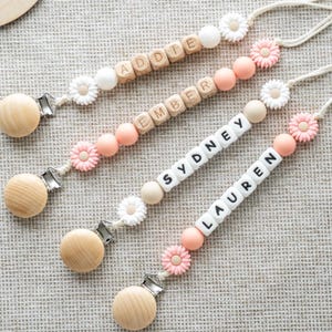 Personalized Daisy Baby Pacifier Clip | Infant Dummy Clip | Paci Clip for Newborn | Binky Holder | Baby Shower Gift