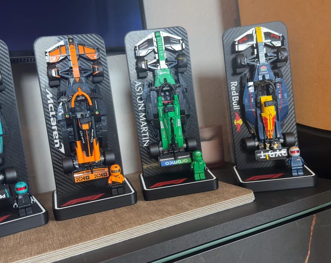 LEGO F1 Display Stand Carbon Optik | Speed Champions Halterung | Formel 1 Auto Halter | Motorsport Deko | F1 Fan Geschenk