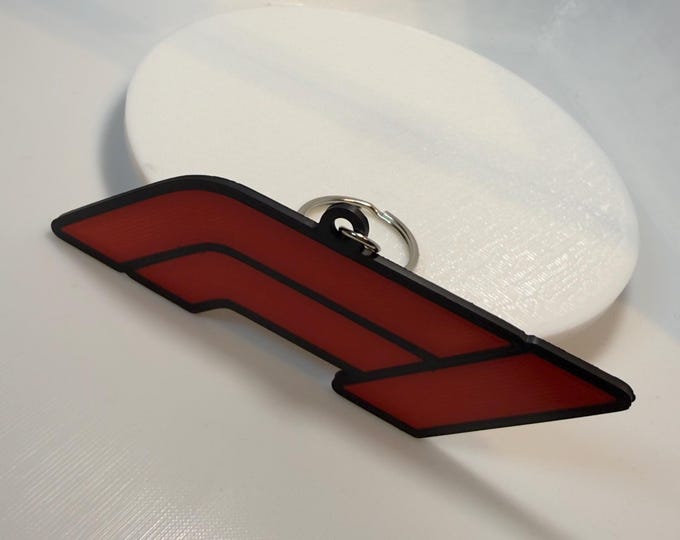 F1 Racing Keyring – Sporty Formula 1 Fan Gift in Carbon Look