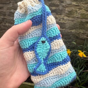 Crochet Wavy Fish Sunglasses Case Pattern | Seaside Summer Drawstring Pouch Bag (PDF Pattern)