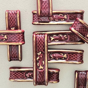 Set of 10 vintage ruby red and gold ceramic knife rests – retro tableware – elegant table decoration
