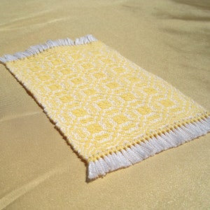 Dollhouse Rug, Miniature Handwoven Area Rug, Miniature Banana Yellow Dollhouse Rug 画像 7