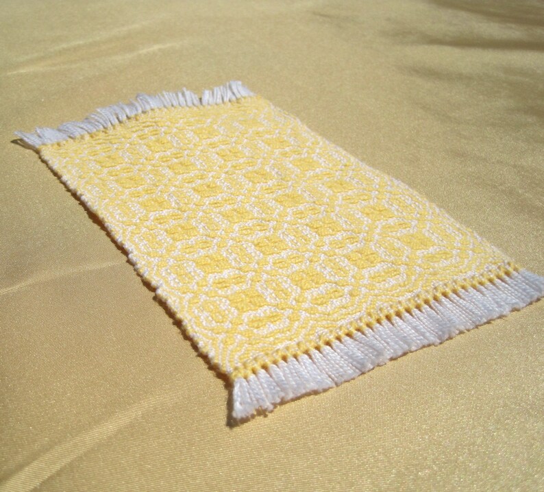 Dollhouse Rug, Miniature Handwoven Area Rug, Miniature Banana Yellow Dollhouse Rug 画像 7