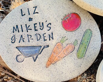 Personalized Veggie Garden Stone. Custom Gifts for Gardeners, Farmers, Nature and Pollinator Lovers