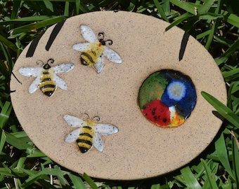 3 Busy Bees Butterfly & Bee Puddler Stone for Butterflies, Gift for Apiary, Gardeners, Nature and Pollinator Lovers