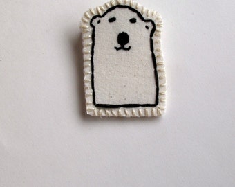 Polar bear brooch hand embroidered attached to card for Valentine's Day kids jewelry party favors