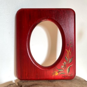 Vintage Empty Wooden Hand Painted Oval Hanging Picture Frame | Red Floral Hand Crafted Photo Frame | Cottagecore Decor Wall Art |