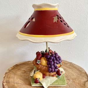 Vintage ljusstake för votivljus, handmålad av Crazy Mountain Exclusive Design | Ljusstake för fruktkorg | Köksinredning i Cottagecore