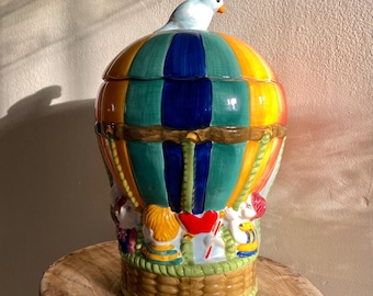 Tarro de cerámica grande vintage con forma de globo aerostático y tapa, pintado a mano / Bote de decoración retro para la cocina / Almacenamiento de cocina original /