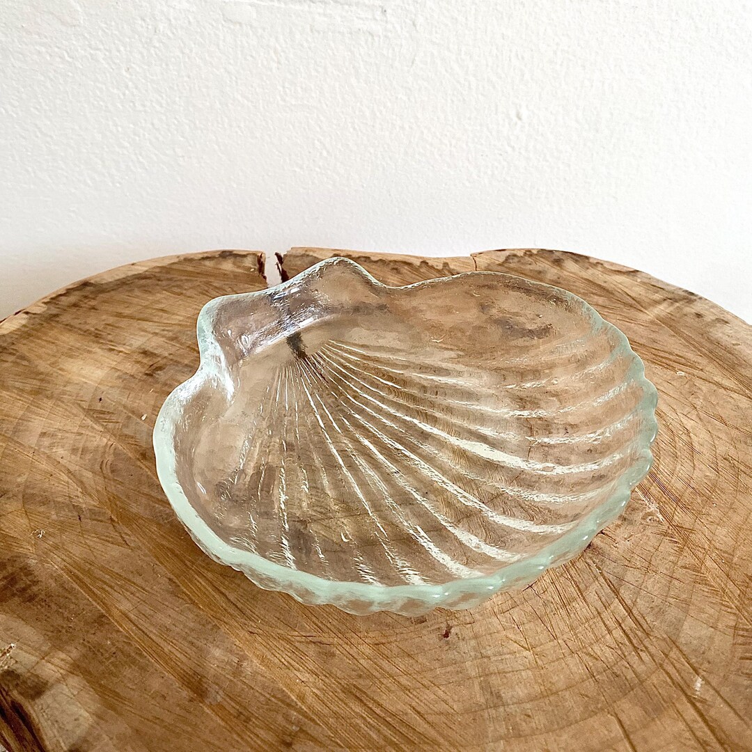 Vintage Clear Glass Shell Trinket Dish Scalloped Edges | Shell Jewelry ...