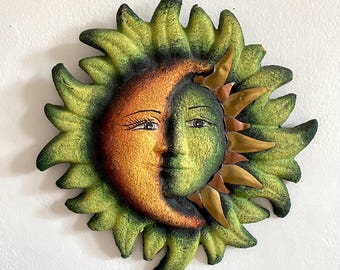 Decoración de pared vintage con sol y luna celestiales pintados a mano / Arte de pared con cara de luna creciente texturizada / Decoración bohemia y caprichosa /