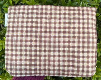 Cozy Cottage Clutch