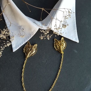 Vintage style collar brooch pin wolf in antique gold color