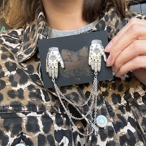 Vintage style collar brooch witch hands astrology in silver color, statement piece