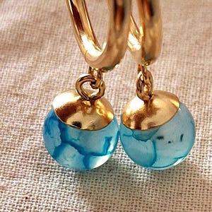 Blue Dragon Vein Agate Hoop Earrings – 18K Gold Plated – Minimal Modern Gemstone Jewelry