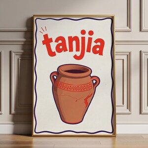 Puede incluir: Ilustración de una olla tanjia con la palabra "tanjia" en rojo encima. La olla es marrón con un patrón decorativo y dos asas. La imagen está enmarcada en dorado con un borde morado.