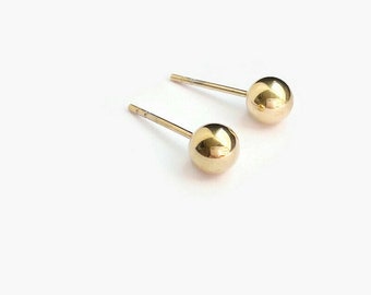 Gold Studs Earrings Round