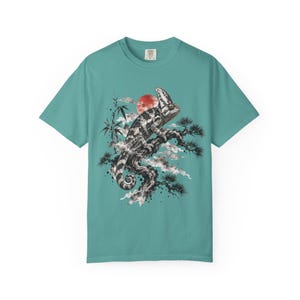 T-shirt met gesluierde kameleon | Japanse Sumi-e reptielen-T-shirt | Comfort Colors 1717 | Cadeau voor kameleonliefhebbers afbeelding 11