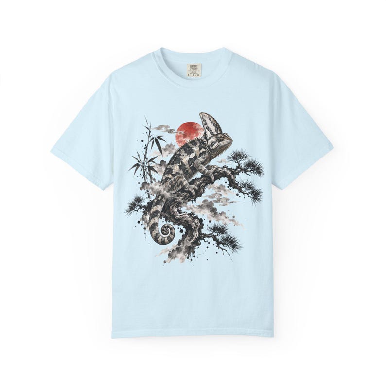 T-shirt met gesluierde kameleon | Japanse Sumi-e reptielen-T-shirt | Comfort Colors 1717 | Cadeau voor kameleonliefhebbers afbeelding 9