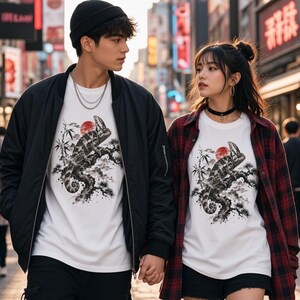 T-shirt met gesluierde kameleon | Japanse Sumi-e reptielen-T-shirt | Comfort Colors 1717 | Cadeau voor kameleonliefhebbers afbeelding 4