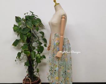 Sobrefalda de encaje floral verde, cola de novia floral rosa