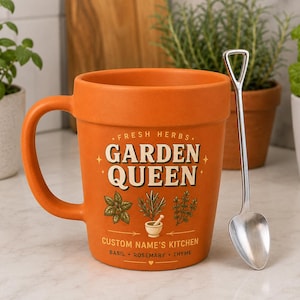 Tazza personalizzata "Garden Queen" con vaso di piante, tazza da caffè personalizzata con erbe aromatiche, regalo per giardinieri, tazza per amanti delle piante, regalo per la festa della mamma, decorazione per la cucina.