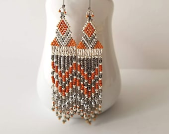 Lange Boho Ohrringe, Orange & Silber Grau Ohrringe, Perlen Fransen Chandelier Ohrringe Boho Ohrringe, Festlicher Schmuck