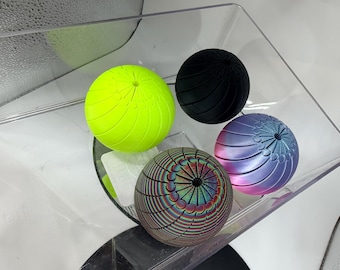 柔軟性のあるフィジェットトイ。遊んでいてとても楽しいです！