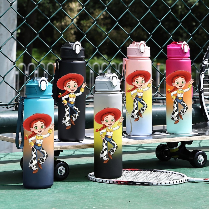 Jessie-waterfles, Toy Story-beker, gepersonaliseerde kinderwaterfles, stripfiguurfles, schoolsportfles, cadeau voor meisjes afbeelding 1