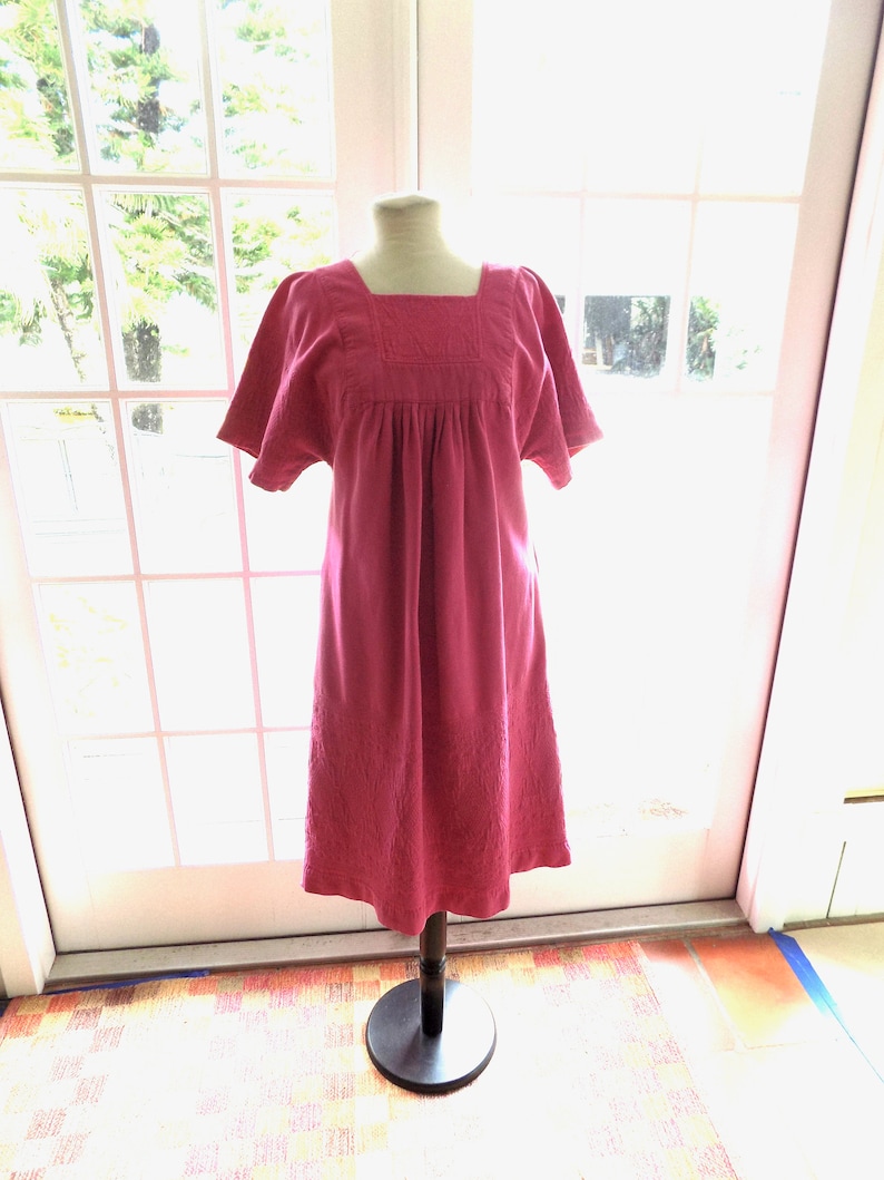 Vintage Guatemalan dress dark pink 1970/'s hand embroidered medium