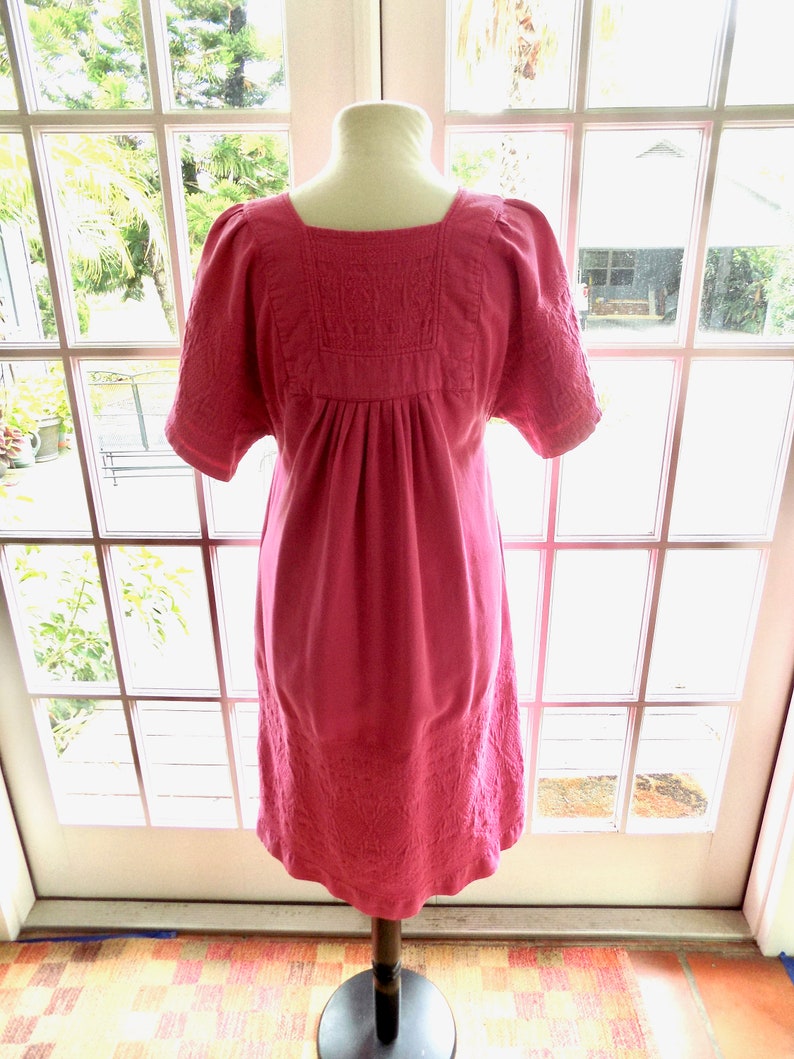 Vintage Guatemalan dress dark pink 1970/'s hand embroidered medium