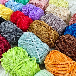 Chunky Chenille Yarn for Blanket, Super Bulky Velvet Yarn, Jumbo Polyester Yarn, Fluffy Soft Knitting Yarn