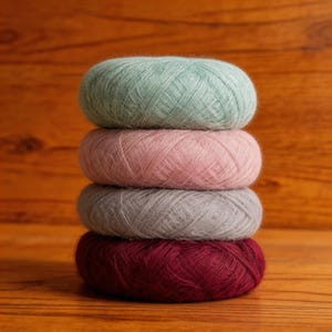 Mohair Yarn, Silk Yarn Blend, Fluffy Super Kid Mohair, Soft Knitting Yarn, Airy Lace Weight Yarn for Crafting 20g/145m