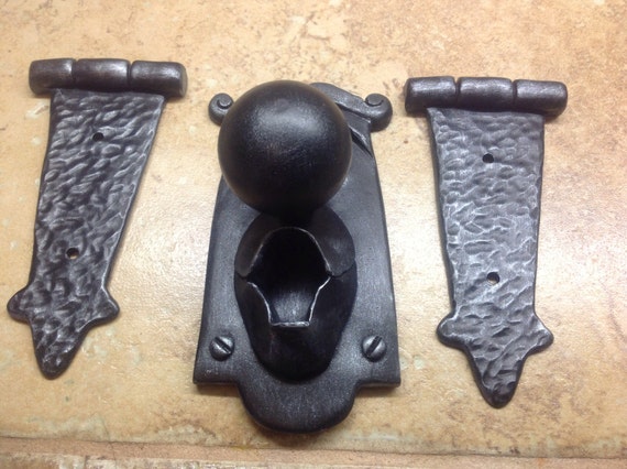 Inspired by Disney’s Alice In Wonderland /"Doorknob and Hinges/" Non-Working
