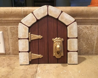 Inspired by Disneys Alic in Wonderland FLAWED Teeny Door