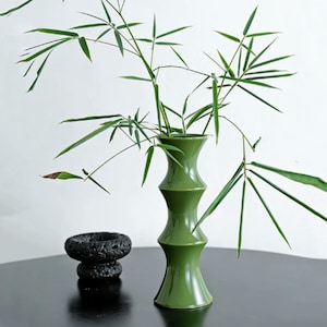 Grüne Bambusgelenk-Keramikvase, minimalistische Zen-Bud-Vase, einzigartige Japandi-Wohnkultur, kleiner Bambusförmiger Blumentopf, Housewarminggeschenk