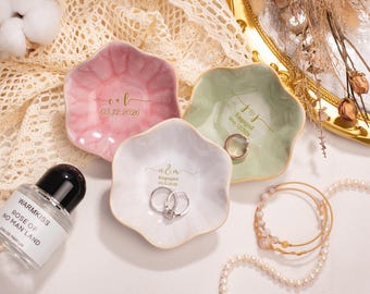 Benutzerdefinierte Ringtablett für Verlobung, personalisierte Schmuckschale für Hochzeitsandenken, graviertes Schmuckschälchen für Brautjungfer, Geschenk für Paar