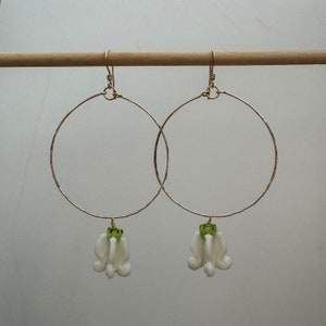 Pua Kalaunu - Crown Flower Collection - Dangle Hoop Earrings - White(#2858)