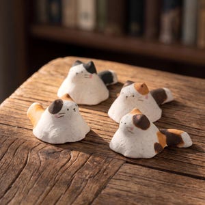 Difusor de óleos essenciais em forma de gato de cerâmica, estatueta de gato feita à mão em cerâmica, decoração fofa para casa, presente para amantes de gatos, acessório exclusivo para mesa de escritório.