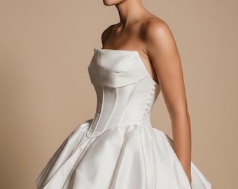 Mini abito da sposa bianco senza spalline con bottoni laterali, elegante corsetto, gonna a palloncino, abito da sposa, abito da ricevimento corto minimalista, abito da festa sexy