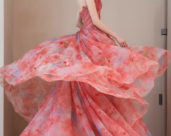 Elegante abito in tulle floreale rosa, abito da fidanzamento francese senza spalline, abito da sera con volant a strati