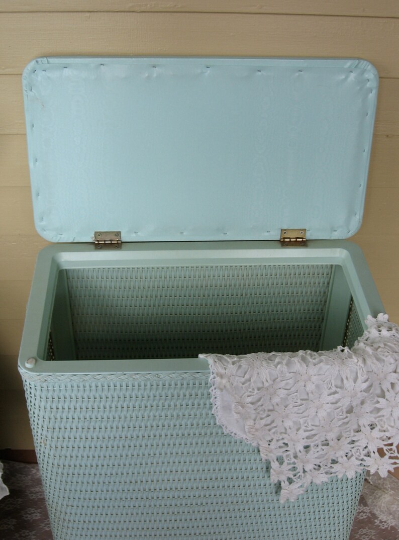 Vintage Laundry Hamper / Vintage Mint Green Pearl Wick Hamper/ Etsy